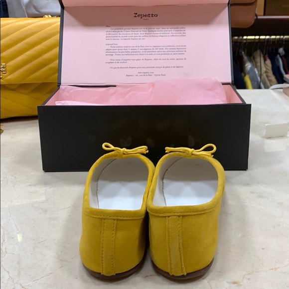REPETTO JOUET DOTS BALLET FLAT IN YELLOW SUEDE WITH GOLD DOTS RARE SZ US 7 (38) - Picture 6 of 9